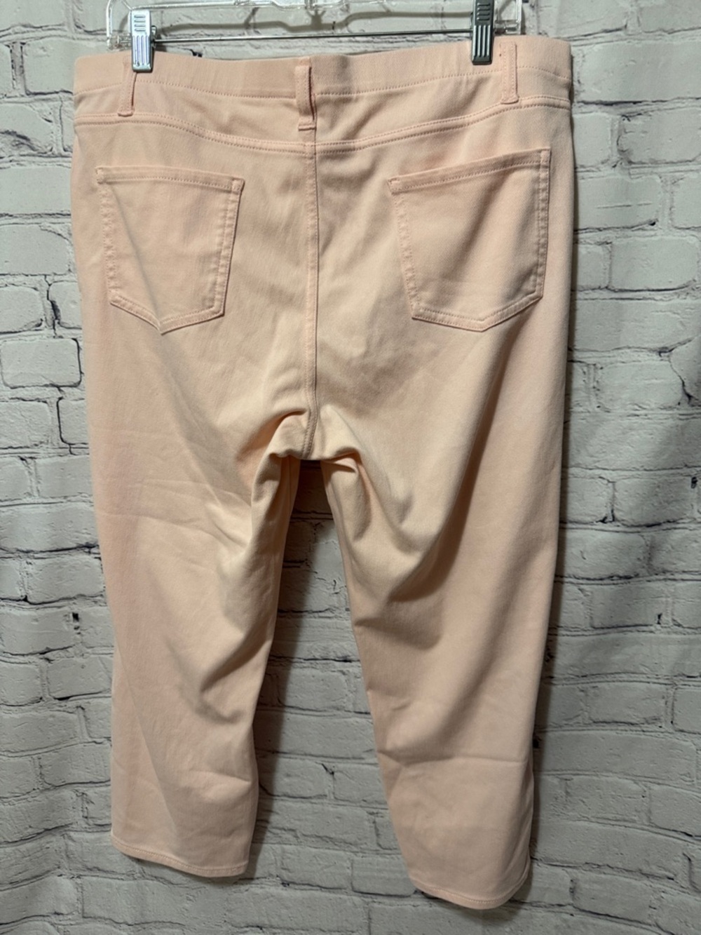 NWOT Faded Glory (20) Women’s Pink Pull-On Stretch Capri Jean Look Back Pockets - Picture 5 of 8